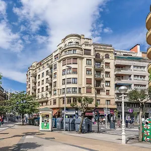 https://gros-beach-apartment.basquecountryhotels.org